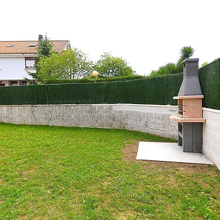 Holiday home Chalet En Zona Residencial Con Piscina Liendo