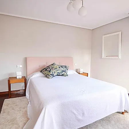 Chalet En Zona Residencial Con Piscina Holiday home *