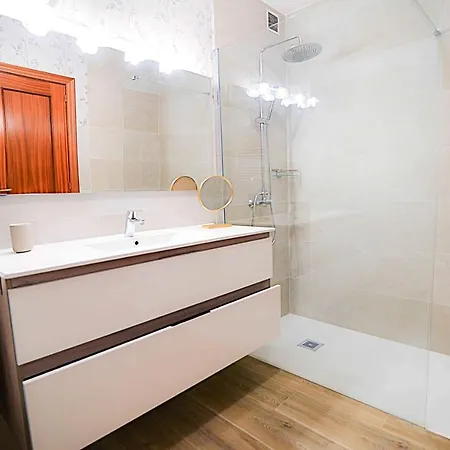 Chalet En Zona Residencial Con Piscina Holiday home