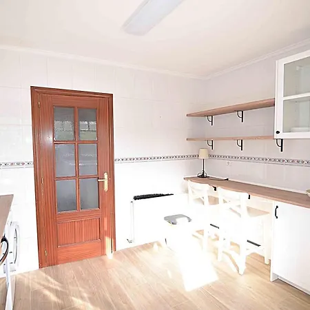 Chalet En Zona Residencial Con Piscina Liendo