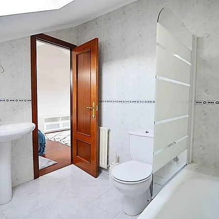 Chalet En Zona Residencial Con Piscina Holiday home